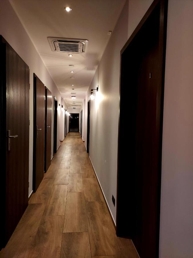 Pensjonat I Restauracja Hubertowka Milicz Dış mekan fotoğraf